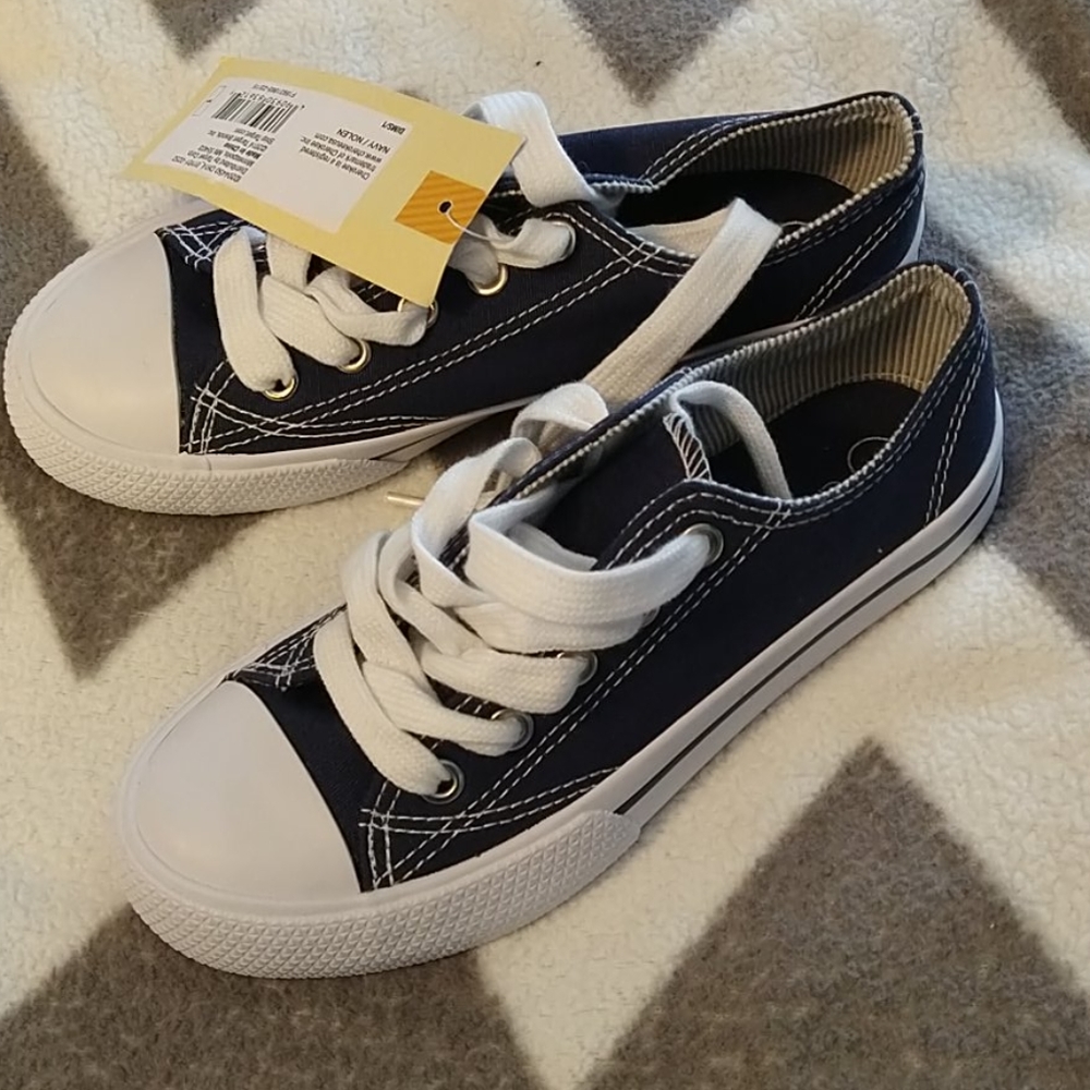 Canvas sneakers